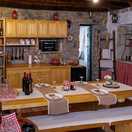 Rural House Mala Kuca-krka National Park * Oklaj