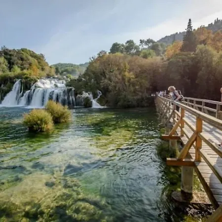 Σπίτι διακοπών Rural House Mala Kuca-krka National Park