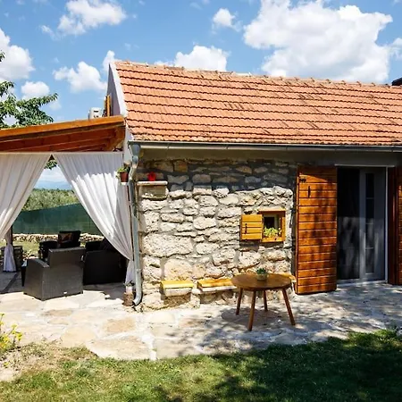 Σπίτι διακοπών Rural House Mala Kuca-krka National Park *