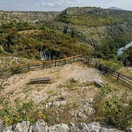 Σπίτι διακοπών Rural House Mala Kuca-krka National Park