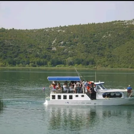 Σπίτι διακοπών Rural House Mala Kuca-krka National Park *